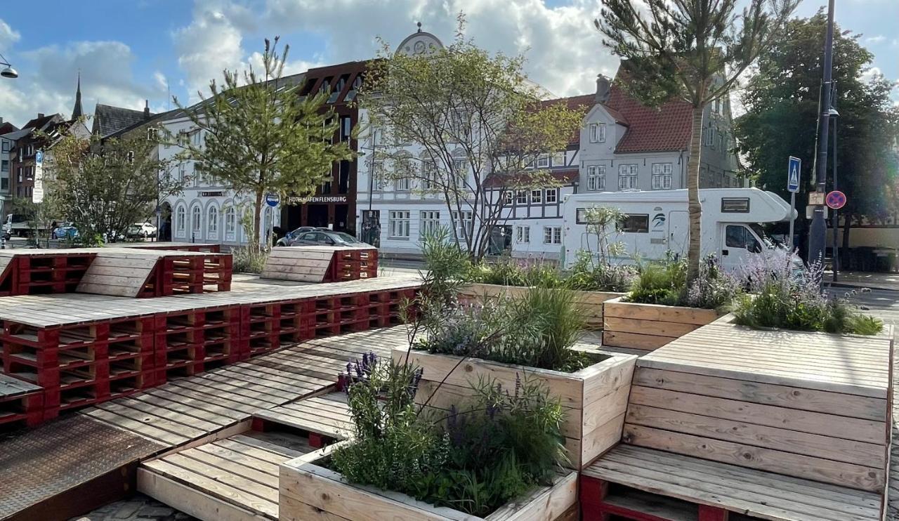 Burghofdrei Hygge & Zentral P-Platz Streaming Appartement Flensburg Buitenkant foto
